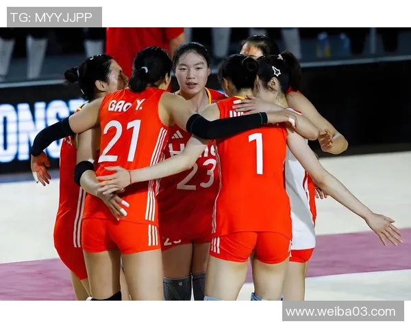 中国女排迎战土耳其队全力争胜展现拼搏精神与团队合作魅力